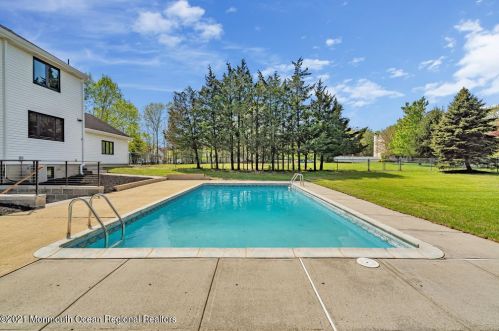 1120 Farmingdale Rd, Jackson Twp NJ  08527-1380 exterior