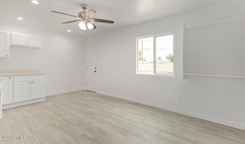 6231 3rd Ave, Phoenix AZ 85021-2405 exterior