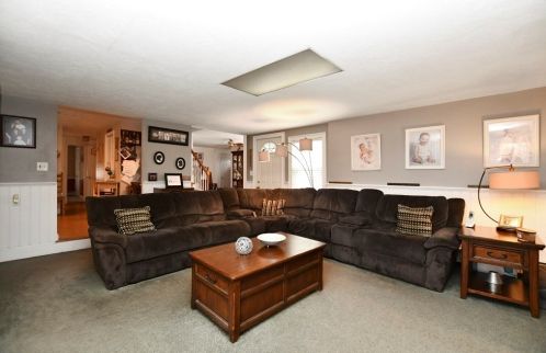 50 Pleasant St, Whitman MA 02382-2118 exterior