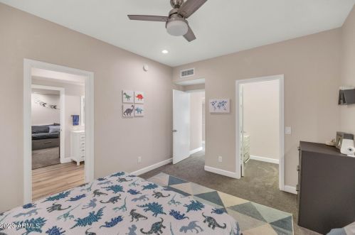 2347 Cinnabar Ave, Phoenix AZ  85028-3633 exterior