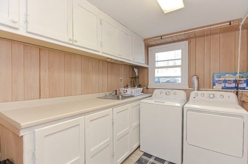 22 Mohegan St, Norfolk MA 02056-1125 exterior