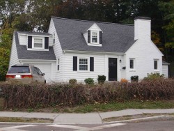 131 Jackson St, Newton, MA 02459-2519