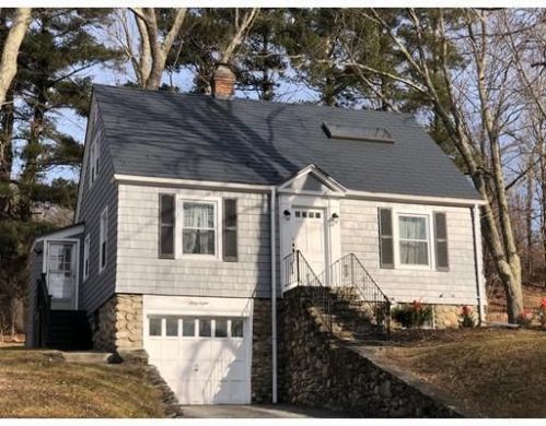 68 Upland St, Worcester, MA 01607-1628