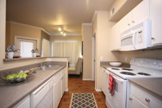 411 Indian School Rd, Phoenix AZ  85012-1829 exterior