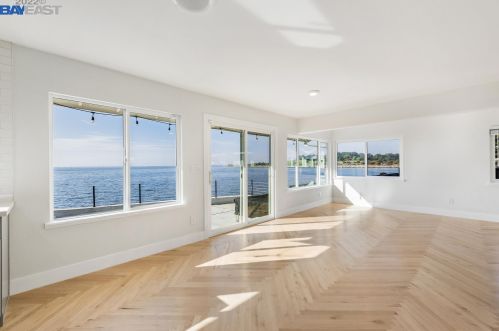 13095 Neptune Dr, San Leandro CA  94577-3130 exterior