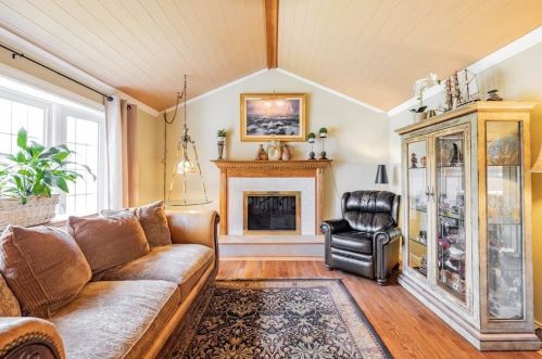 308 Leonard St, Agawam MA  01001-3346 exterior