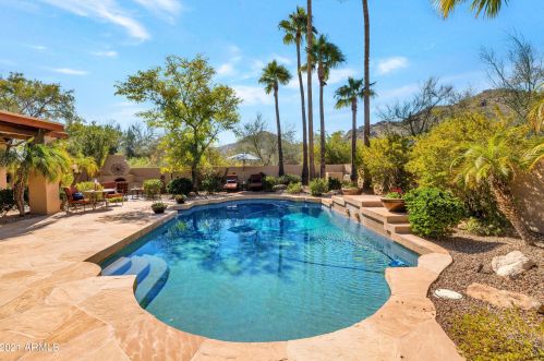 9416 47 St, Phoenix AZ 85028-5204 exterior