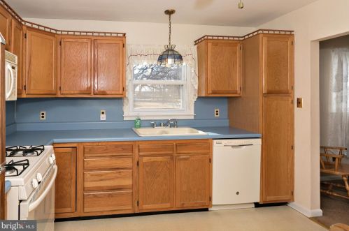 5 Cambridge Ave, Erial NJ 08081-1229 exterior