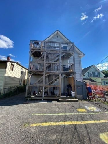 35 Litchfield St, Worcester MA 01603-2847 exterior