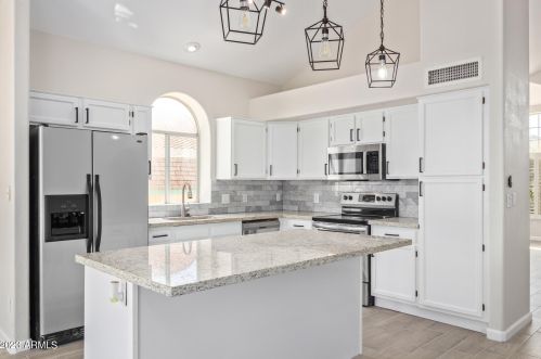 1222 Beverly Ln, Phoenix AZ 85032-3408 exterior