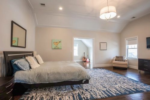 319 Hillcrest Rd, Needham MA 02492-4028 exterior