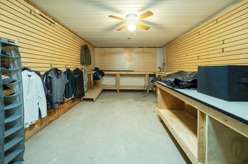 71 Paul Revere Ter, Taunton MA  02780-3813 exterior