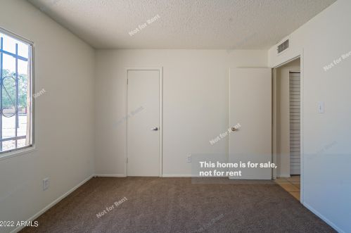 5426 Belleview St, Phoenix AZ 85043-1703 exterior