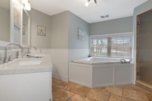 49 Grn St, Newbury MA 01950-2582 exterior