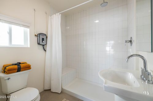 905 Coronado Rd, Phoenix AZ 85008-3931 exterior