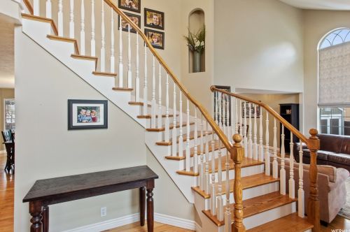 9232 Stone Ridge Cir, Sandy UT 84093-2698 exterior