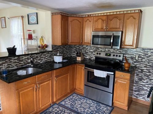 5 Woodridge Rd, Worcester, MA 01606-2223