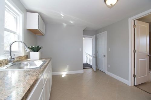 8 Conner Ave, Montgomery MA 01085-2325 exterior