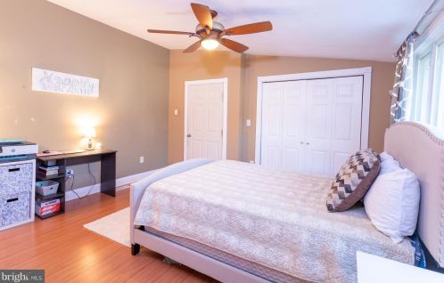 1366 Georgia Ave, West Deptford NJ 08093-1924 exterior