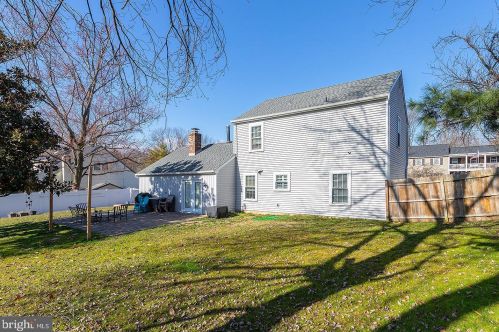 105 Red Stone Rdg, West Deptford NJ  08096-4134 exterior