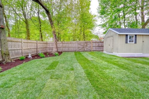 108 Crane St, Dedham MA 02026-3842 exterior