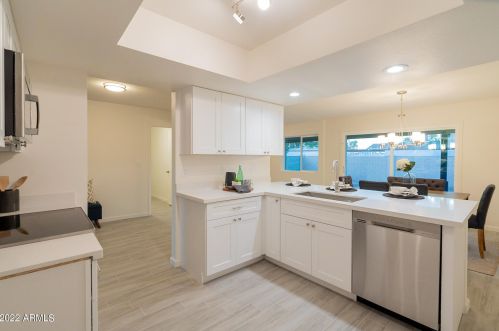 4114 Apollo Rd, Phoenix AZ 85042-5381 exterior