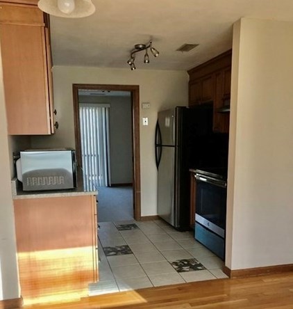 27 Christopher Dr, Methuen MA 01844-6558 exterior