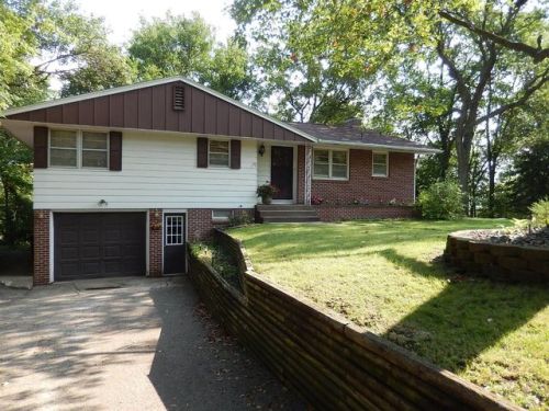 4 Hickory Ln, Humboldt, IA 50548-1842