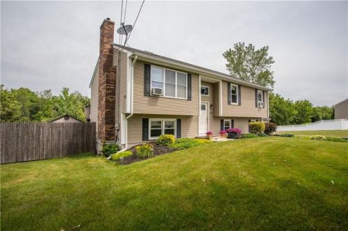 101 Blacksmith Rd, Seekonk, MA 02771-1935