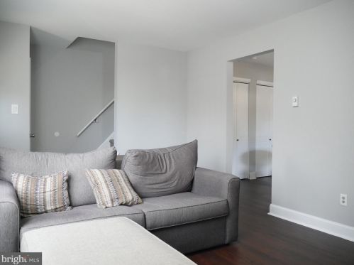 219 Leona Ct, West Deptford, NJ 08096-3231