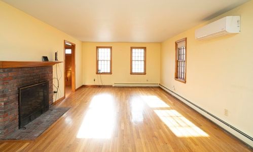 83 Country Way, Taunton MA 02780-1201 exterior