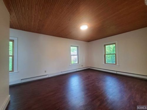 232 Madison Ave, Cresskill NJ  07626-1308 exterior