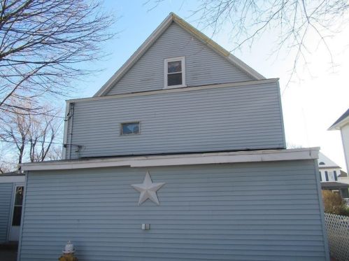 4 Doane St, Worcester MA 01607-1108 exterior