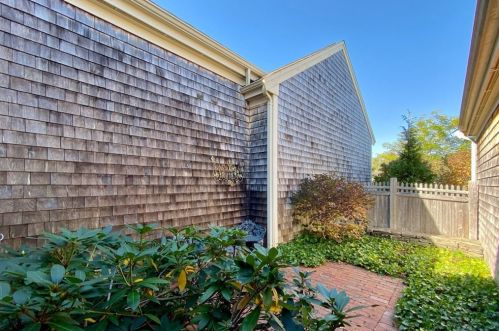 14 Old Apple Tree Trl, Plymouth MA 02360-8807 exterior