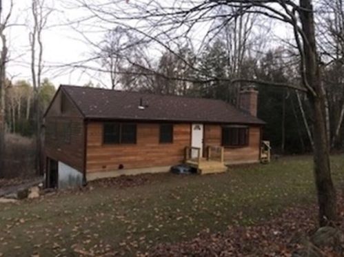 79 Searle Rd, Montgomery, MA 01050-9768