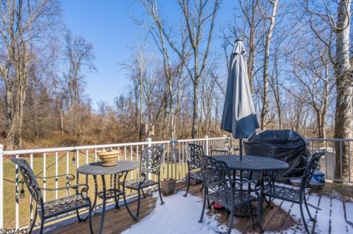 370 Shire Rd, Milford NJ  08848-1720 exterior