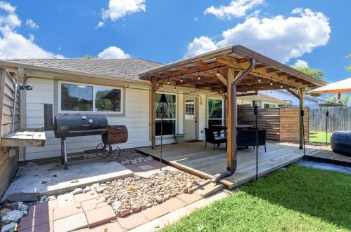 7027 Buchanan Dr, Richmond TX 77469-5968 exterior