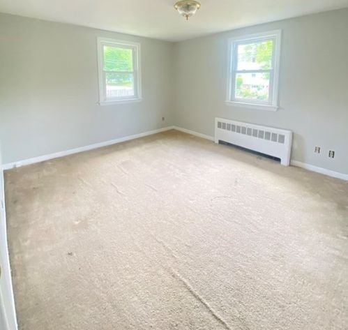 24 Rhodes Cir, Hingham MA 02043-1530 exterior