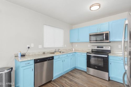 1818 63rd Dr, Phoenix AZ  85043-5748 exterior