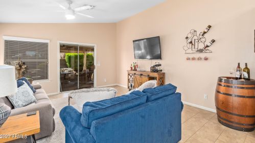 2029 Angela Dr, Phoenix AZ 85032-2351 exterior