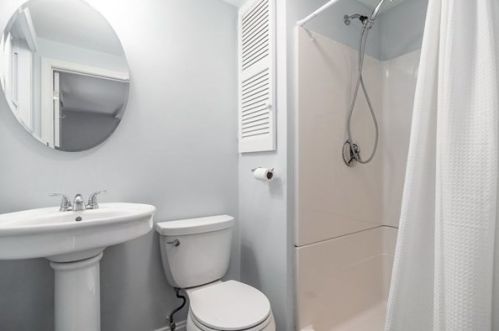 34 Trevore St, Quincy MA 02171-1127 exterior