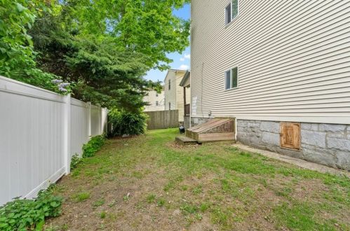 104 Lakewood St, Worcester MA  01603-2056 exterior