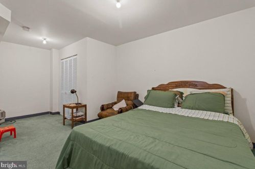 13 Equestrian Dr, Burlington NJ 08016-3065 exterior