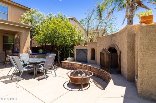 1713 Cielo Grande Ave, Phoenix AZ 85024-7555 exterior