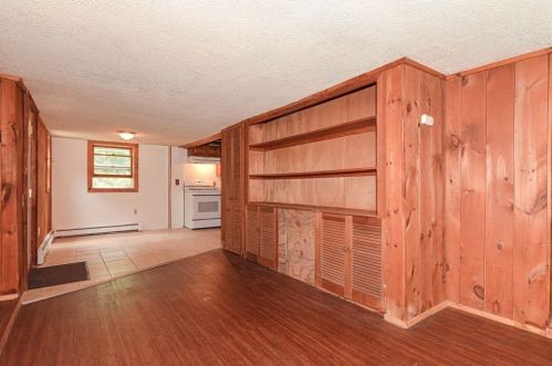 203 Precinct St, Taunton MA 02718-1211 exterior