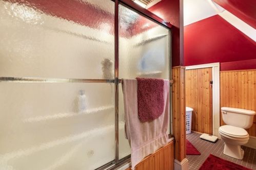 28 Franklin St, Whitman MA 02382-2529 exterior