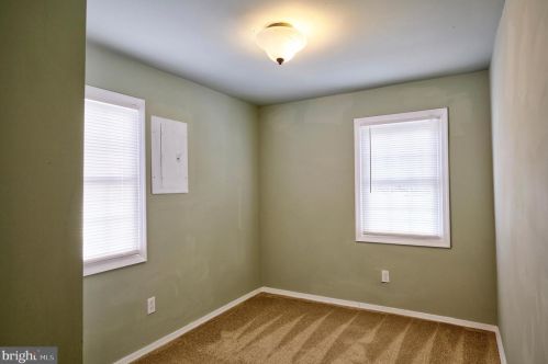 1875 Asbury Ave, West Deptford NJ  08096-4311 exterior