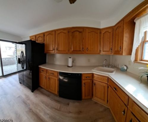 85 Lakeside Dr, Wantage NJ  07461-4360 exterior