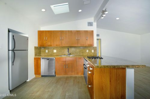 4517 18th Dr, Phoenix, AZ 85015-3841