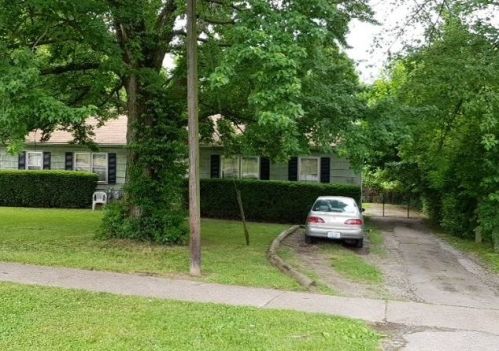 250 Steedly Dr, Louisville KY  40214-2947 exterior